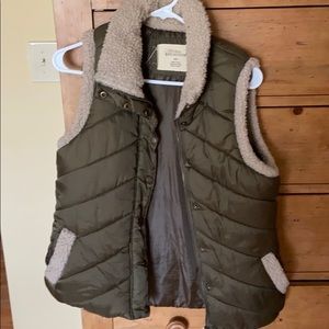 Warm natural reflection vest